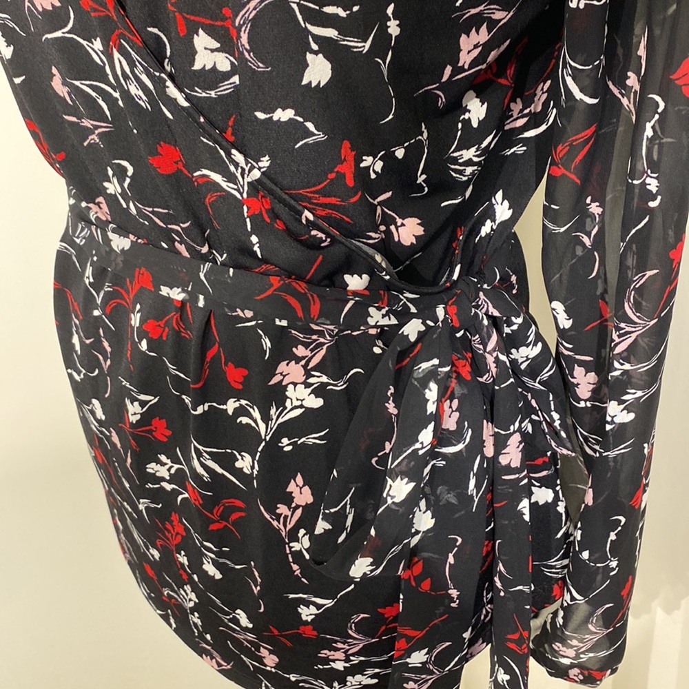 White House Black Market Black Print Blouse - Picture 2 of 6